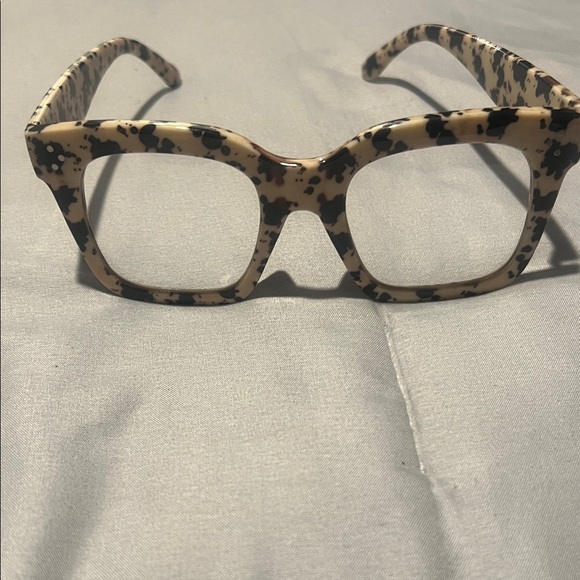 Stylish Tortoiseshell Sunglasses - Picture 8 of 10